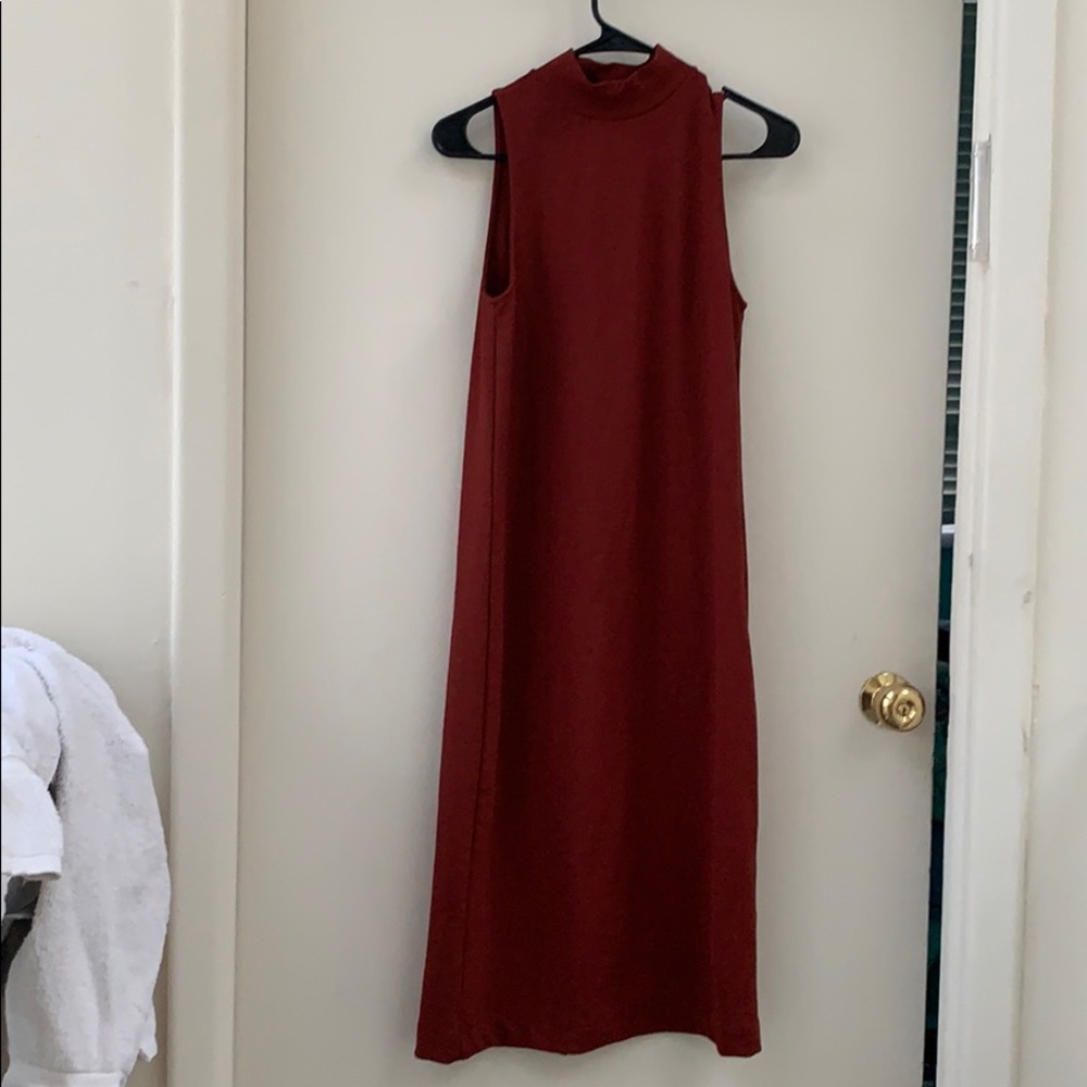 Long casual dress - details in the back!!